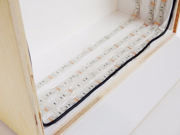Gắn dải LED hộp đèn